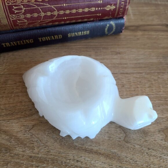 White marble ashtray turtle shape. - Picture 2 of 7